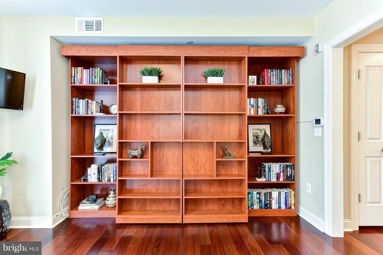 Foto principal - 2050 Jamieson Ave