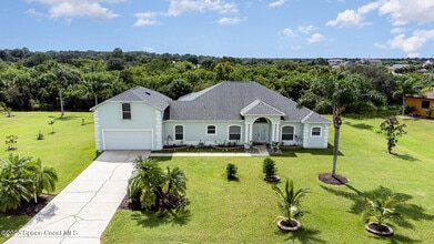 Building Photo - 929 Hialeah St