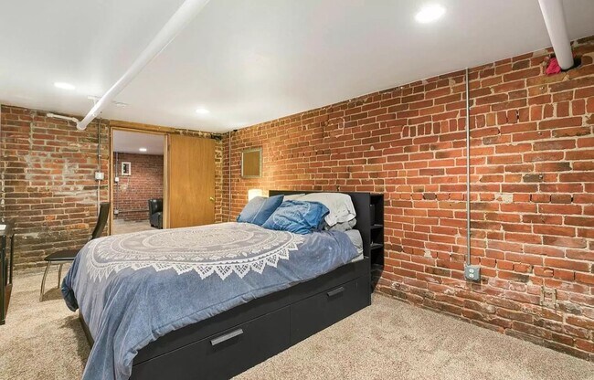 Foto del edificio - 1748 N High St