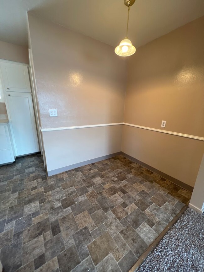 Building Photo - Midtown House Close to Everything, Newer C...