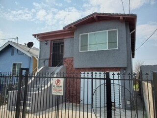 Building Photo - 687 7th St