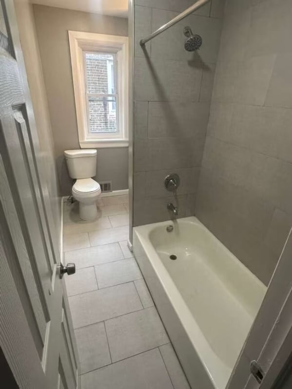 Foto del edificio - 36 General Greene Ave