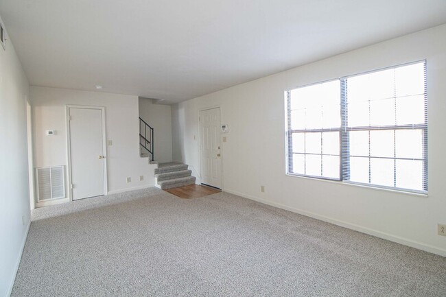 Building Photo - 1603 Minglewood Dr