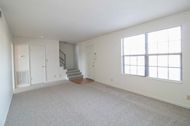 Foto del edificio - 1603 Minglewood Dr