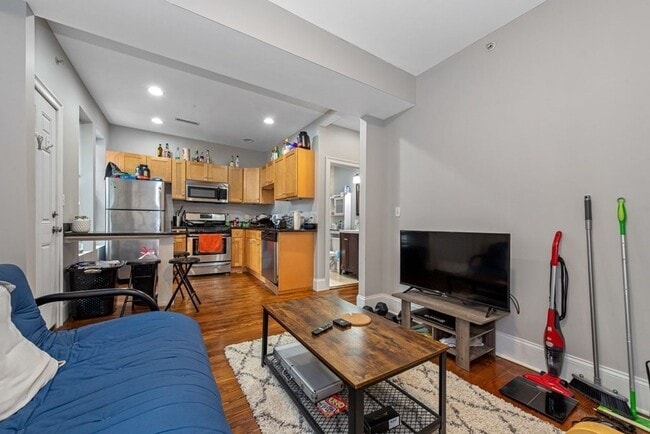 Building Photo - Amazing Missing Hill 4 Bed - 2 Bath