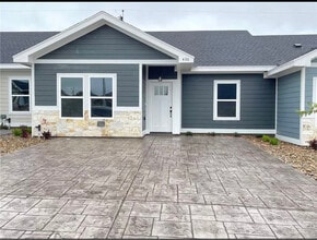 Building Photo - 446 W 5th St