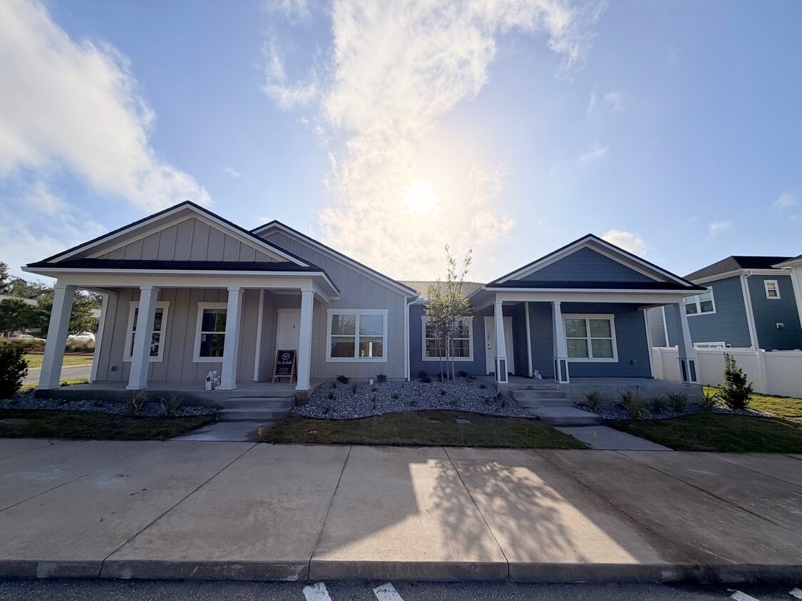 Building Photo - 8210 NW 37th Rd