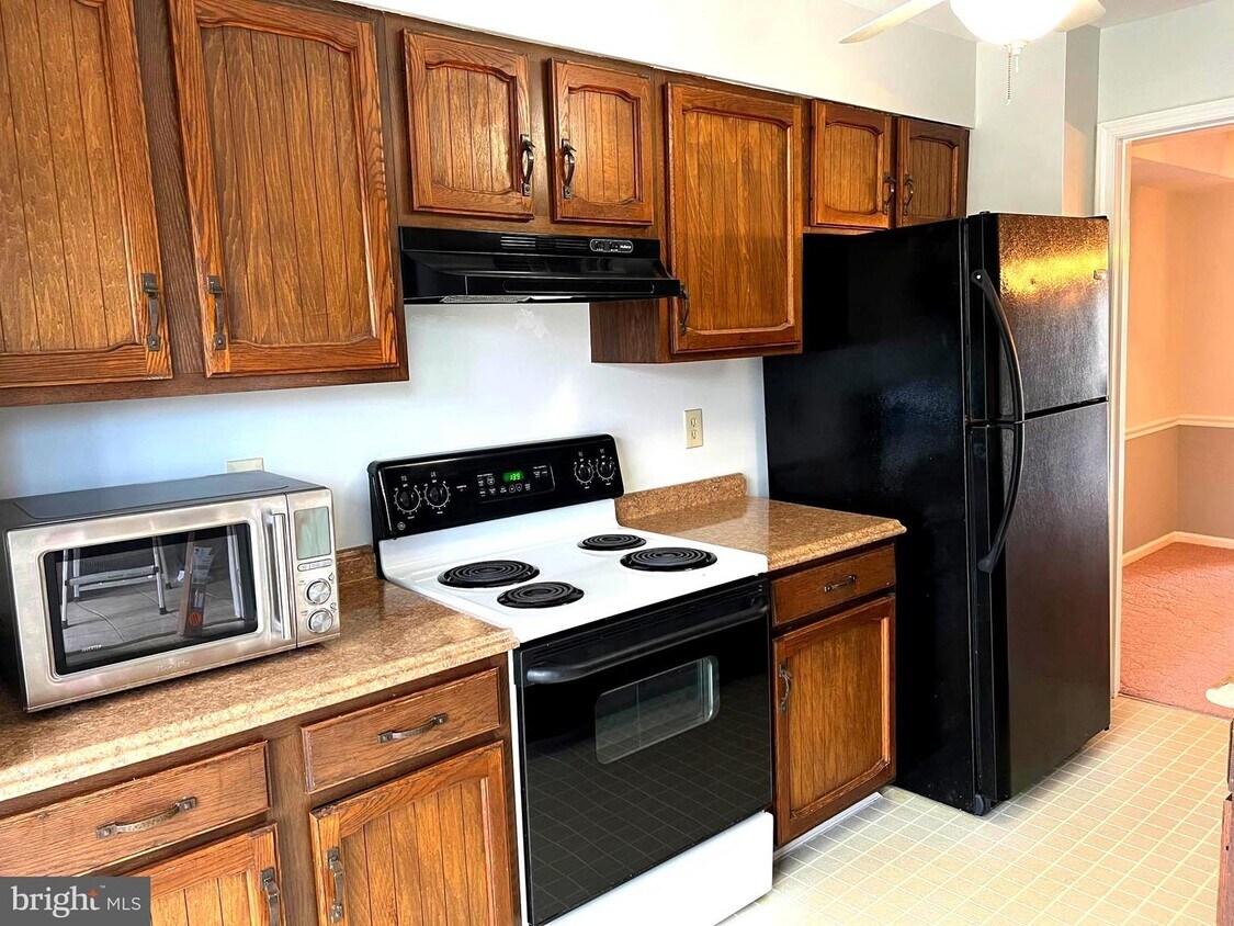Foto principal - 519 Bay Dale Ct
