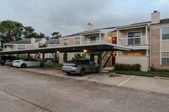Building Photo - 2750 Holly Hall St