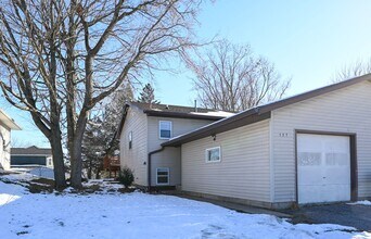 Building Photo - 125/127-127 Sycamore St