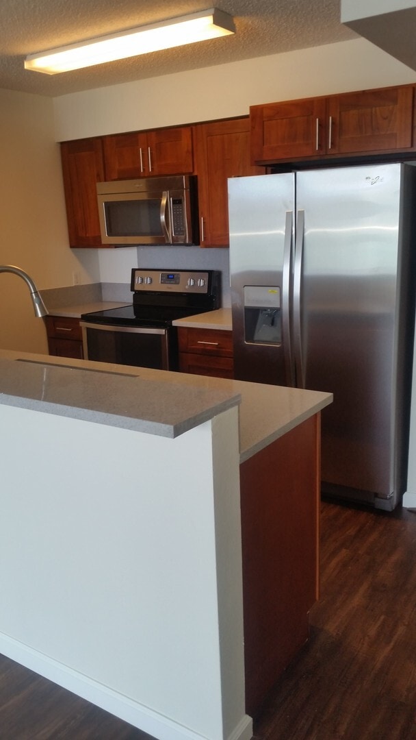 Building Photo - UPGRADED and AFFORDABLE in Kakaako!