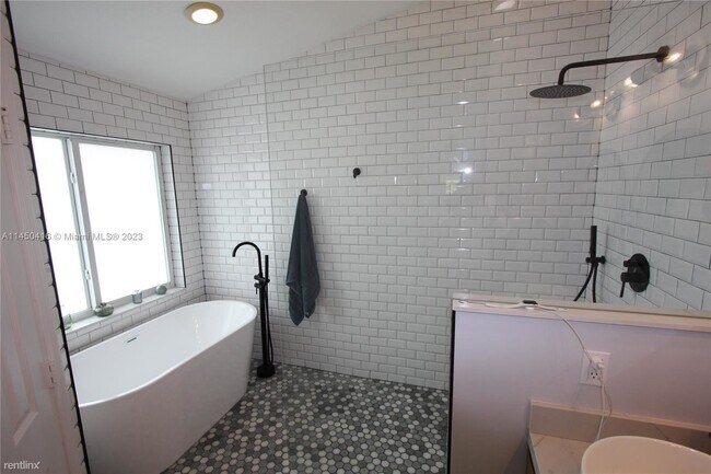 Building Photo - 3 br, 2.5 bath House - Chelsea at Ivanhoe