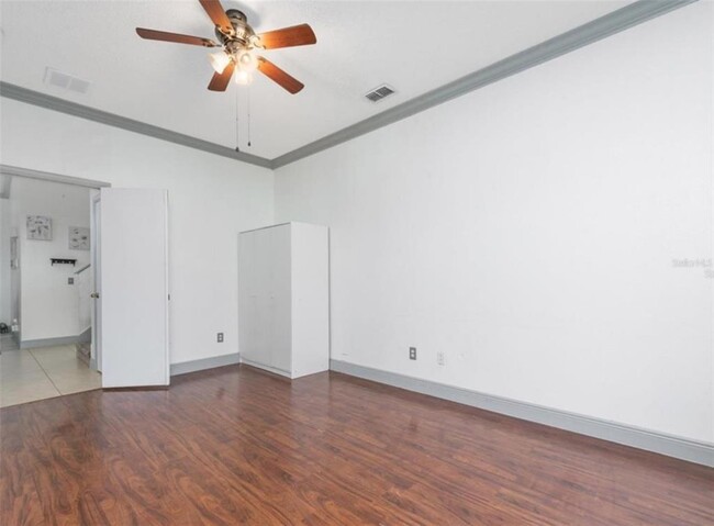 Building Photo - 546 Bloomingdale Dr