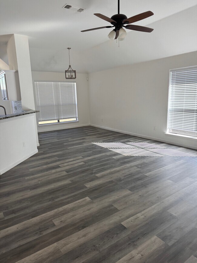 Building Photo - 6611 Rockdale Rd