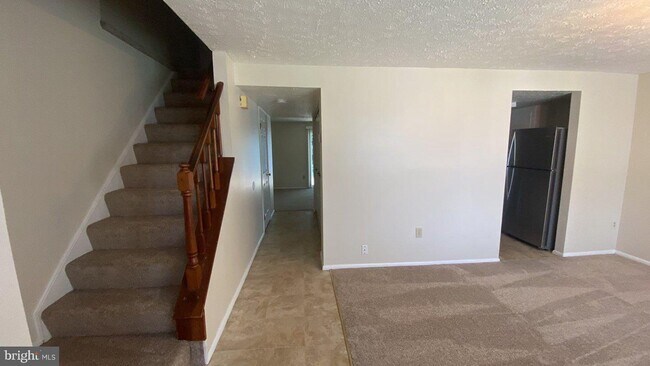 Building Photo - 6024 Cedar Wood Dr