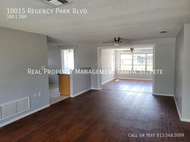 Foto del edificio - 10015 Regency Park Blvd