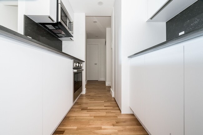 Photo du bâtiment - 230 Oak St