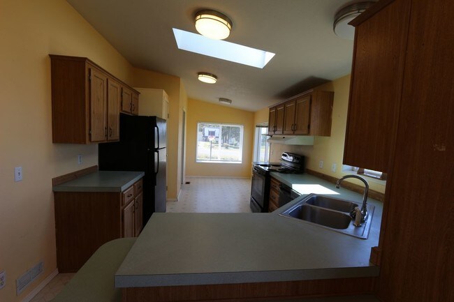 Building Photo - 70 Ridge View Dr