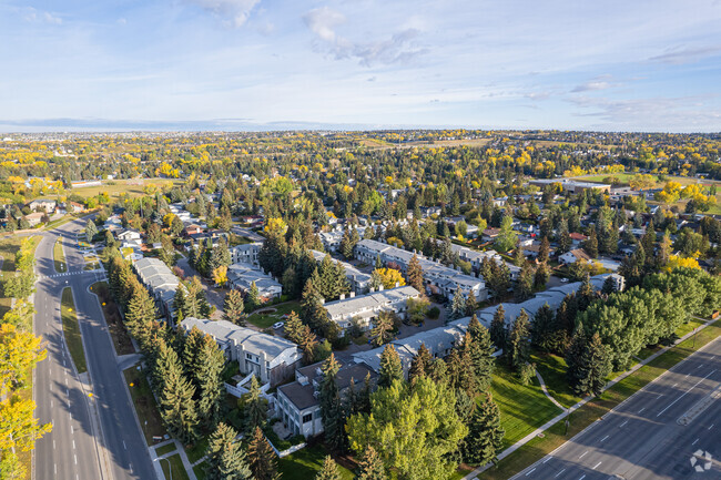 Aerial Photo - 5400 Dalhousie Dr NW