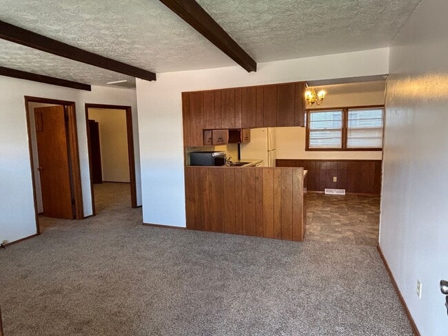 Building Photo - Cute 2 bedroom 1 bath