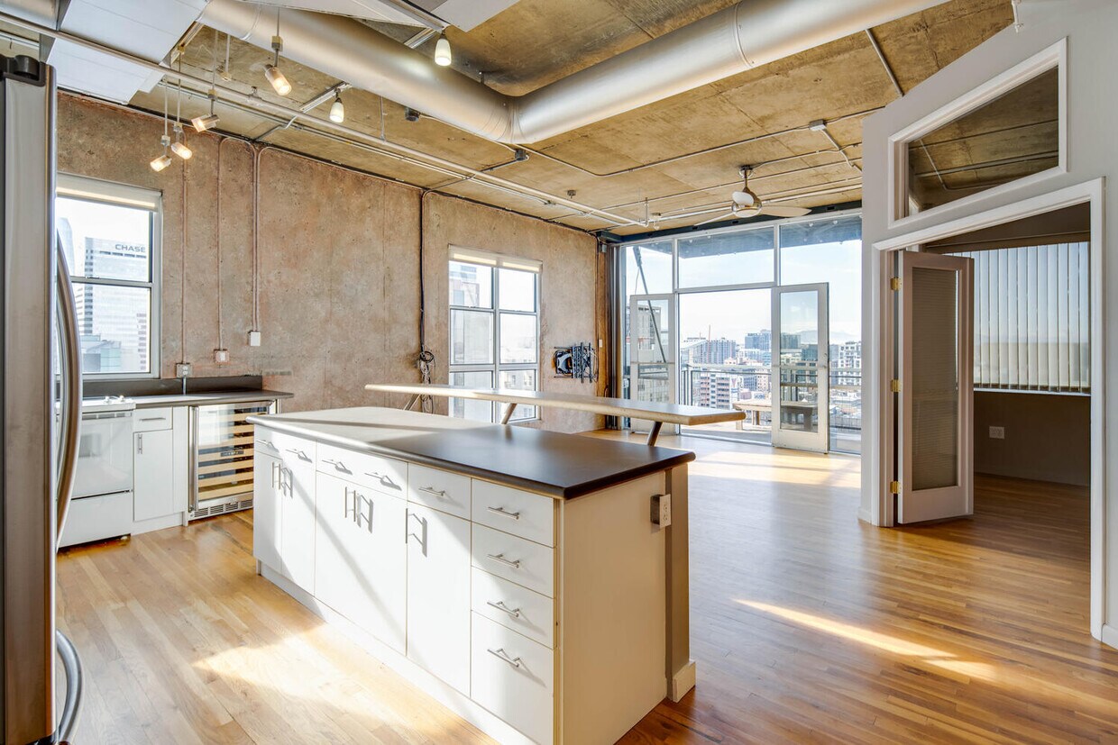 Foto principal - 2000 Arapahoe St