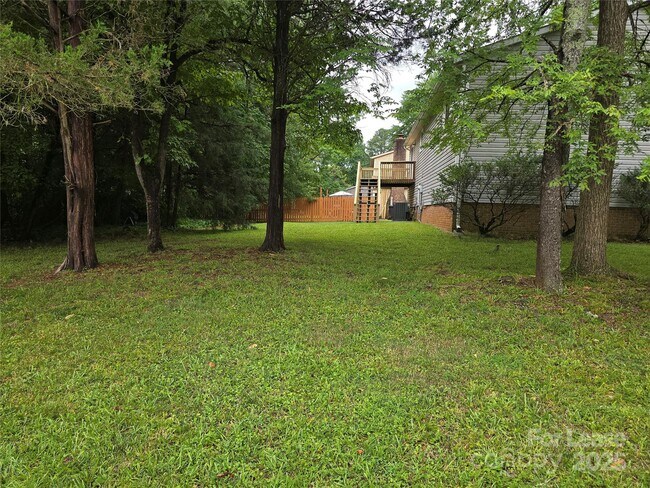 Foto del edificio - 634 Sweetgum Ln