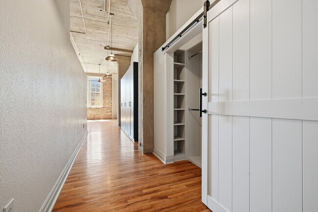 Building Photo - $3,644.95, 2 Beds - 1 Bath, Condo in Denver with Washer and Dryer!