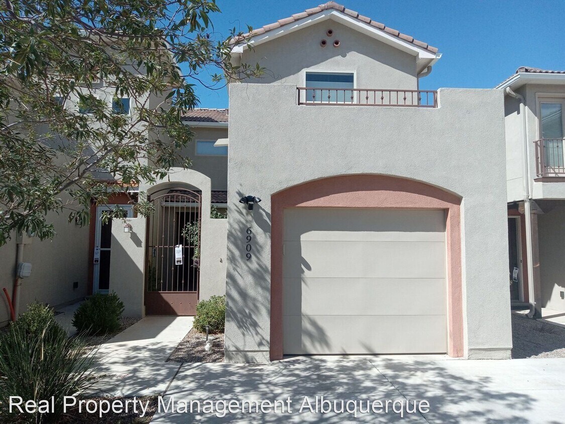 Primary Photo - 3 br, 3 bath House - 6909 Papaya St NE