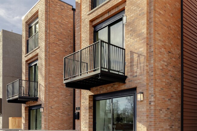 Foto del edificio - 1755 N Williams St