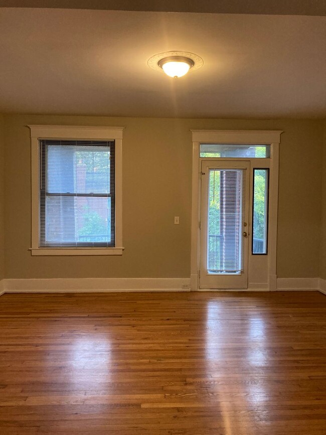 Building Photo - Newly renovated, spacious 2br in Shaw neig...
