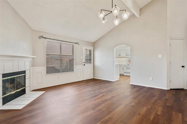 Building Photo - 532 Berryhill Dr