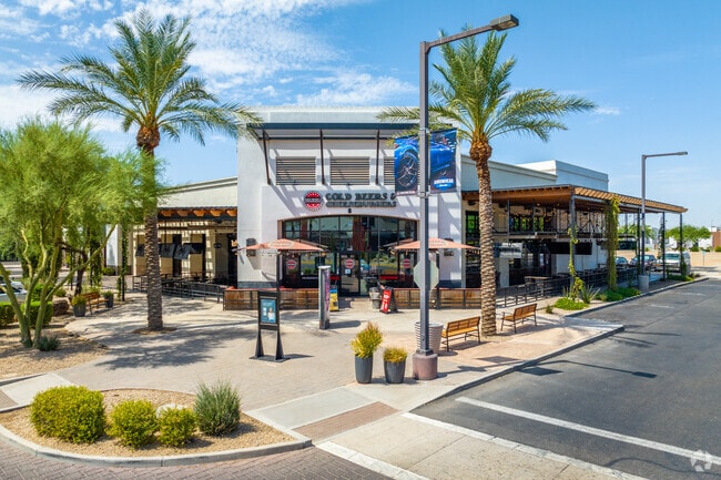 Shop, dine, and unwind at Park West, the go-to mall in South Peoria, AZ.