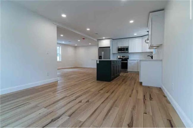 Building Photo - 36 Ridgeway Ave