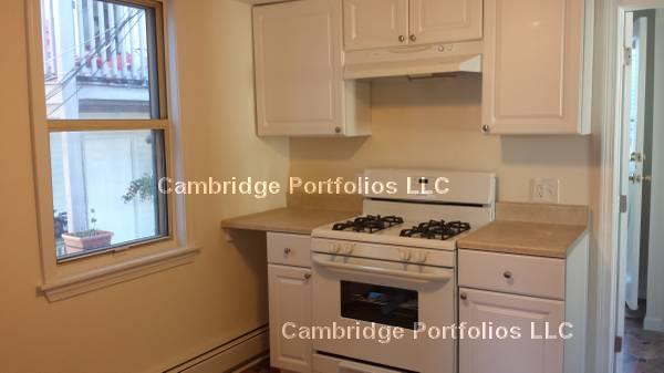 Building Photo - 342 Princeton St