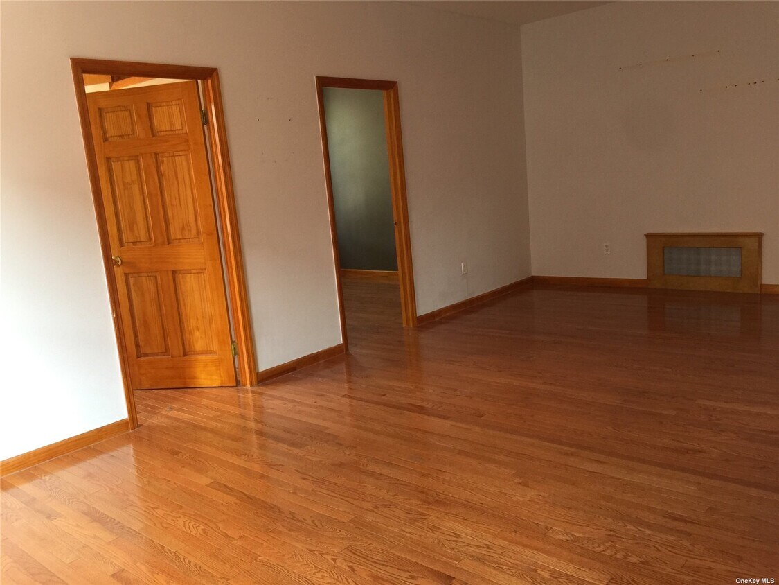 Primary Photo - 164 Irving Ave
