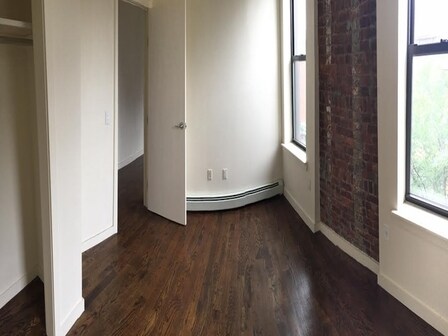 Primary Photo - 161 Adelphi St