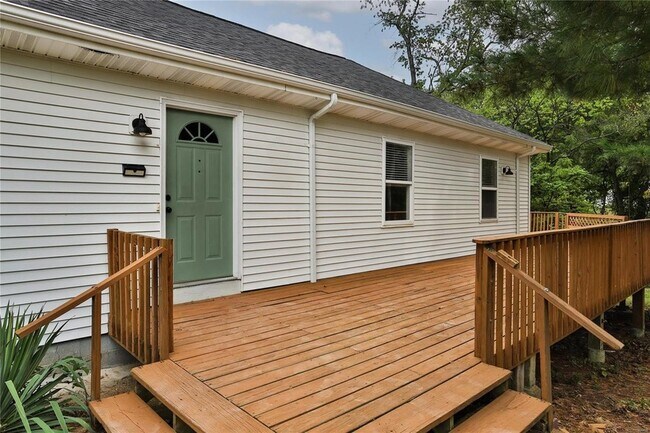 Building Photo - 7012 Lower Grove Ln