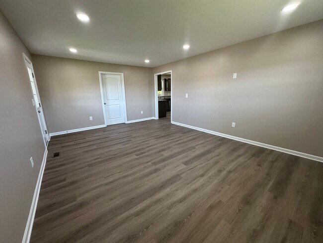Foto del edificio - Newly Renovated Home in Shelbyville - 30 m...