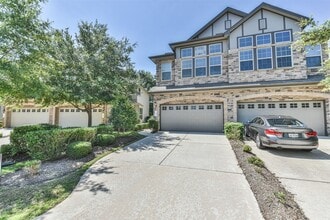 Building Photo - 19 Aventura Pl