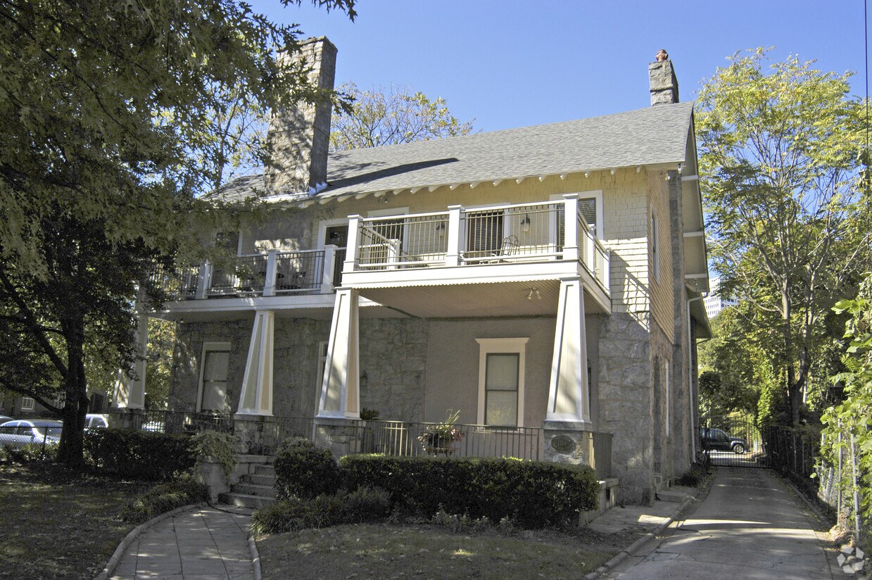 Building Photo - 1198 Piedmont Ave NE