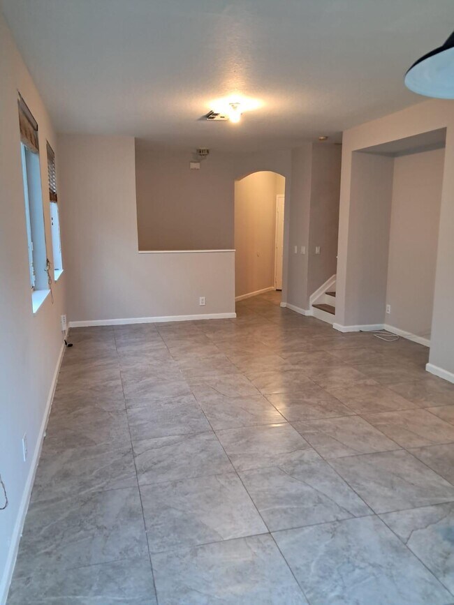 Foto del edificio - 3039 Laurel Ridge Cir