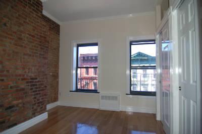 Foto del edificio - 334 E 6th St