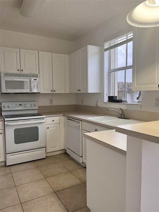 Foto del edificio - 15263 SW 9th Way