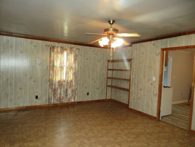 Building Photo - Sutherland (Dinwiddie)