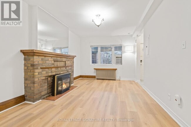 Building Photo - 317 Durie St