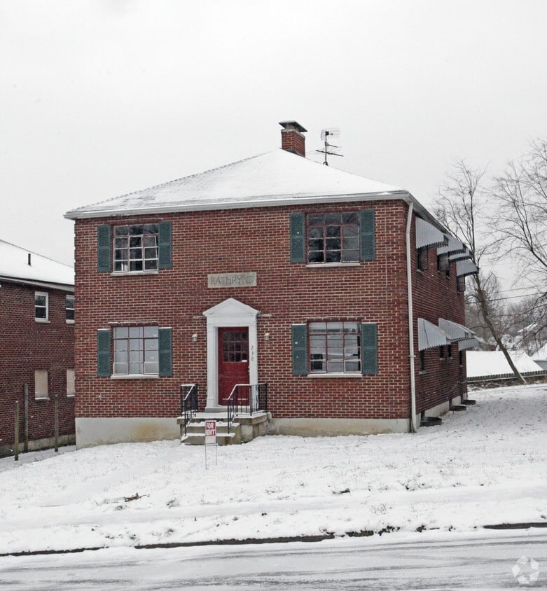 Primary Photo - 238 Basswood Ave