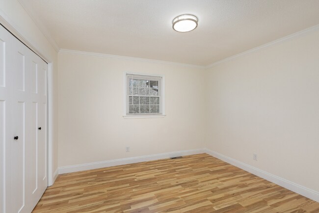Building Photo - 401 Jackson Pl