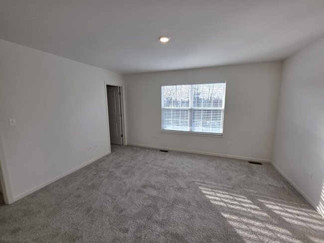 Building Photo - 1811 E 111th Pl