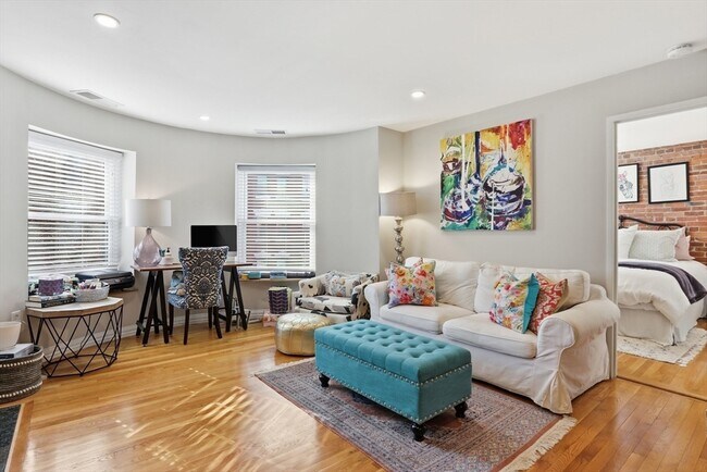 Building Photo - 95 Gainsborough St