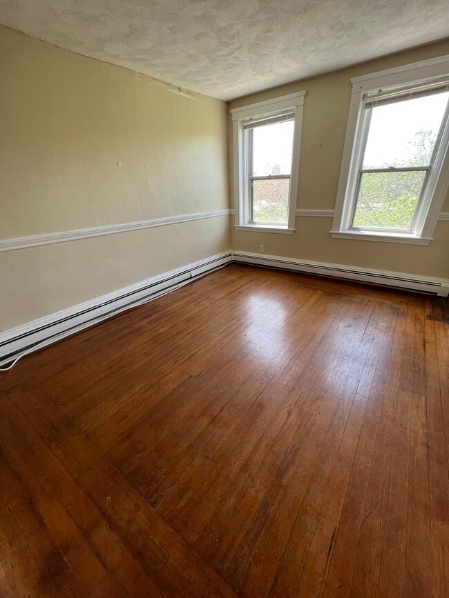 Building Photo - 252 Aspinwall Ave